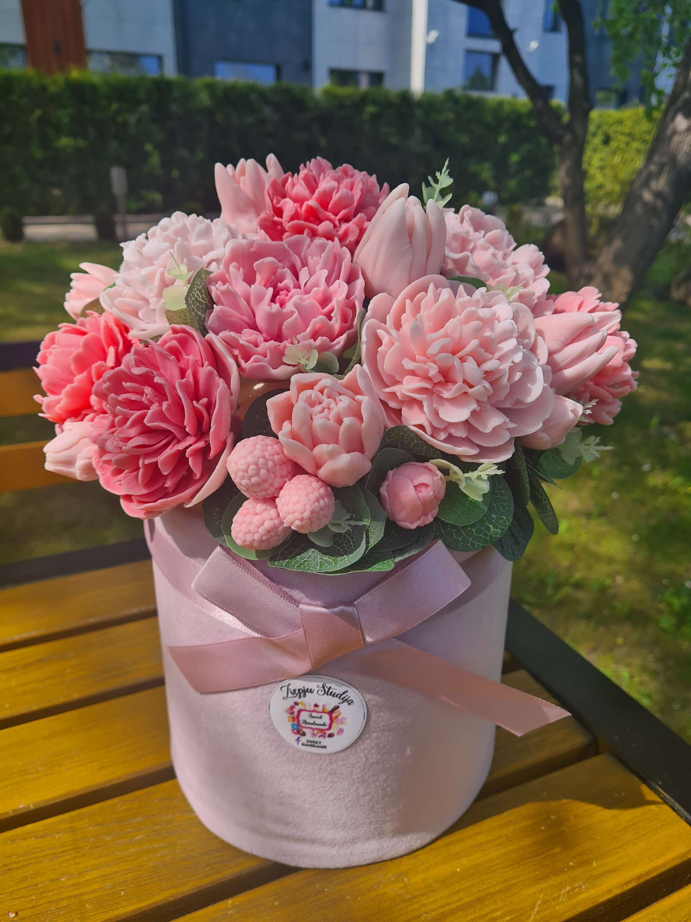 Suvenīru pušķis veidots no ziepēm (tikai uz pasūtījumu)