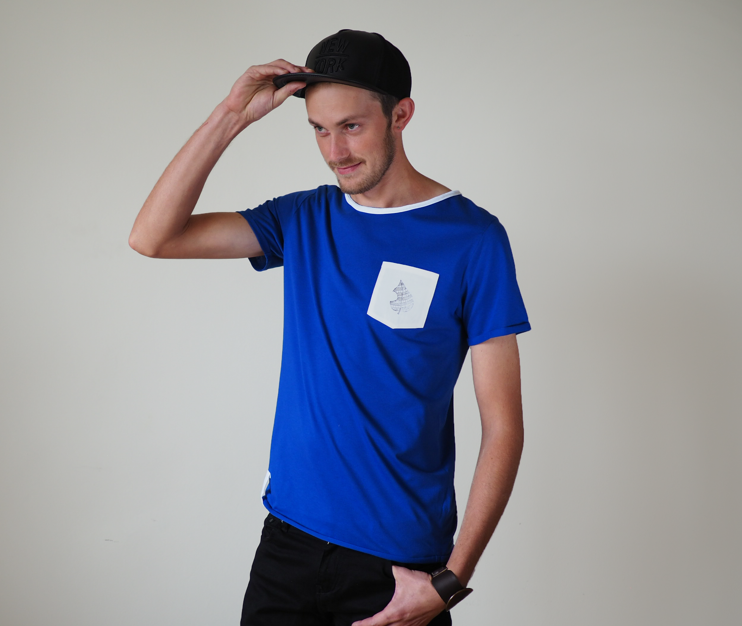 T-shirt with pocket - electric blue