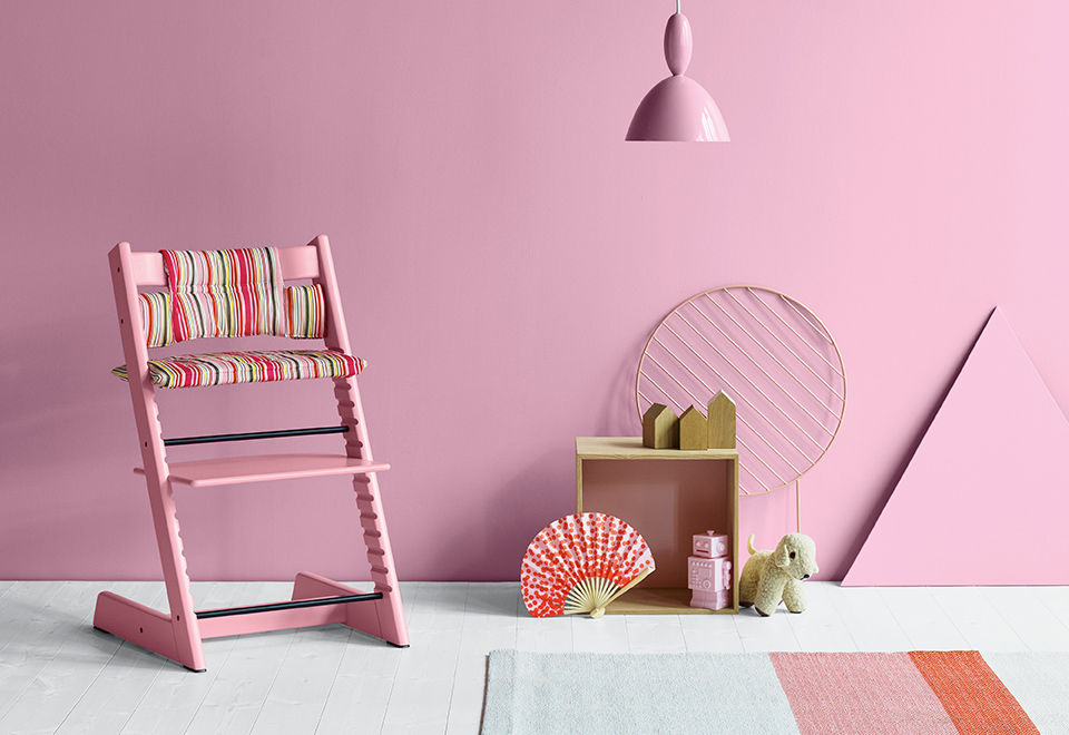 IMAGE_SLIDESHOW_TrippTrapp_ChairSoftPink