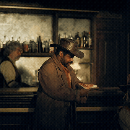 REDB0129H_RedBaron_FLHT_TheStandoff_Teaser_Swipe_WebMix_1x1_30sec.gif