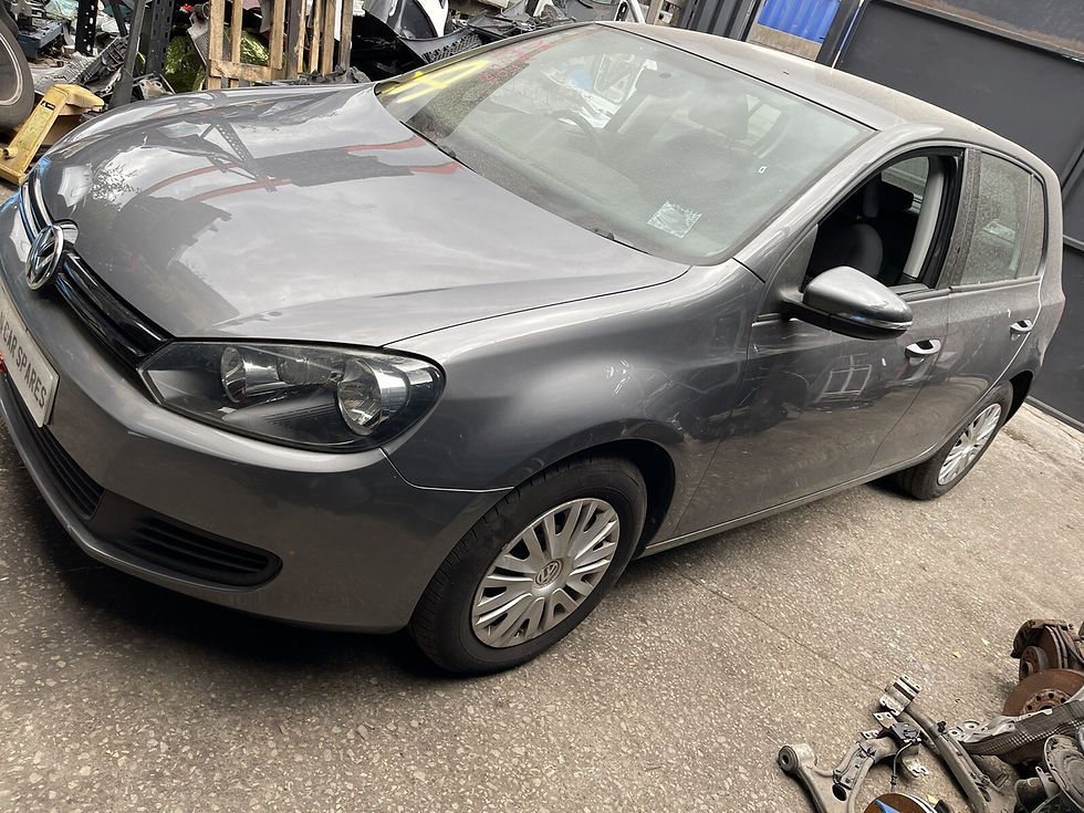 Thumbnail: 2010 VW GOLF MK6 1.4 TSI DSG FRONT TOP MAIN BLACK GRILL & VW BADGE BREAKING
