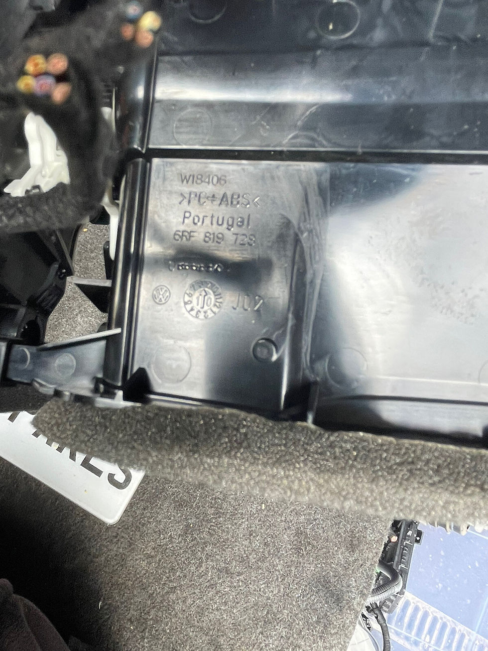 Thumbnail: 2011 VW POLO 1.2 5DR CENTRE DASHBOARD TWIN AIR VENTS HAZARD TRACTION SWITCHES