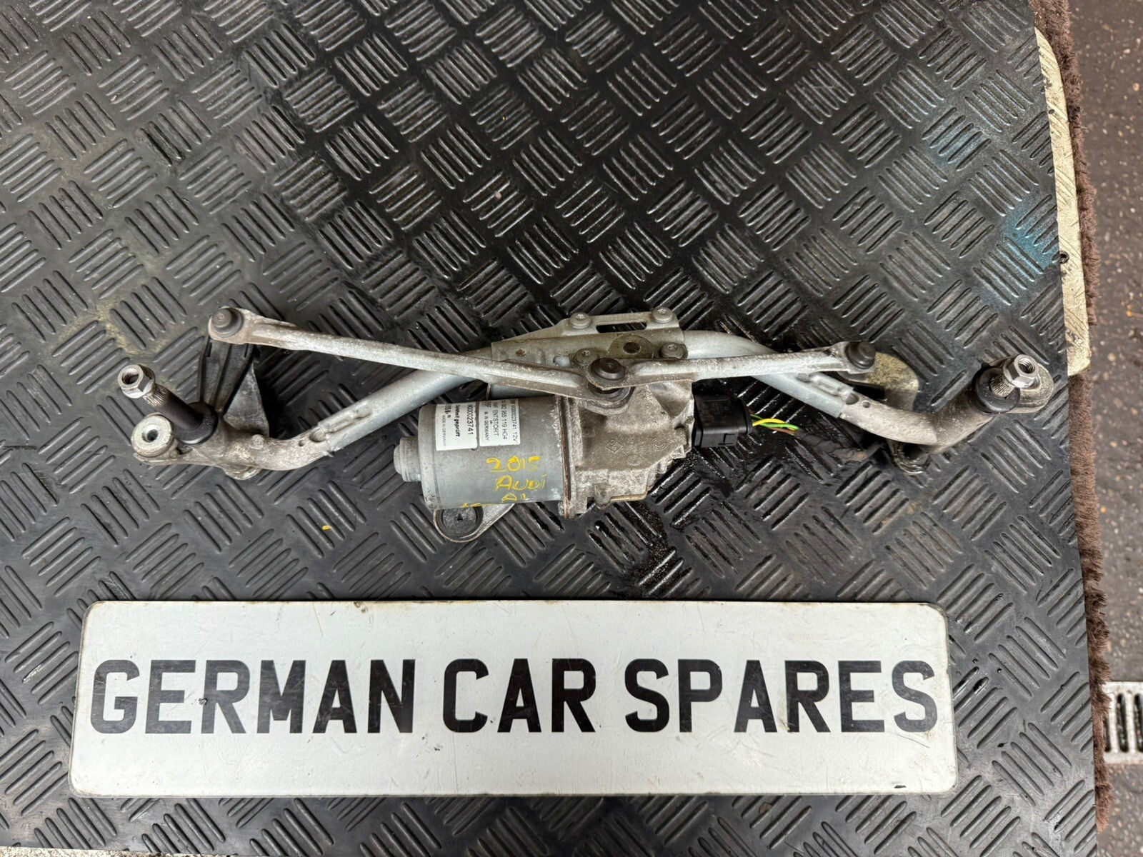 2015 AUDI A1 1.6 TDI S LINE FACELIFT FRONT WIPER MOTOR & LINKAGE 8X2955119H