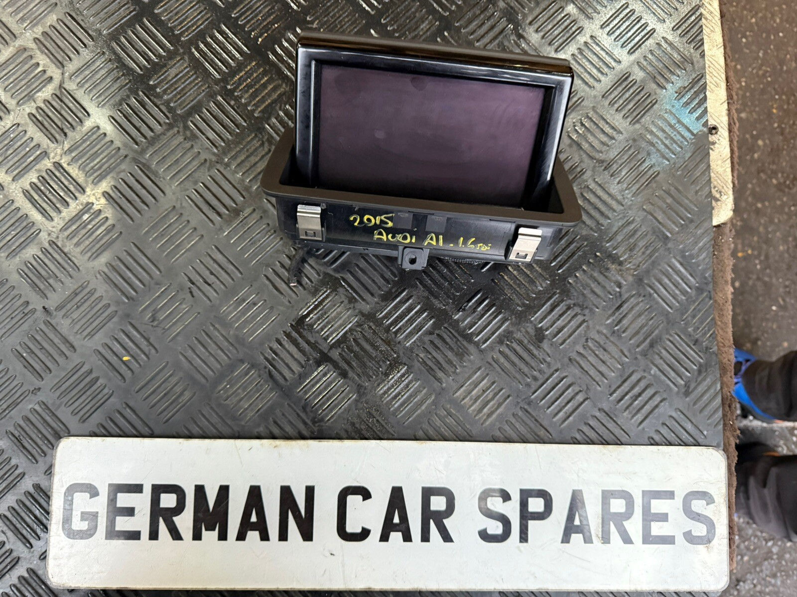 2015 AUDI A1 1.6 TDI S LINE FACELIFT DASHBOARD POP UP MEDIA SCREEN 8X0857273B