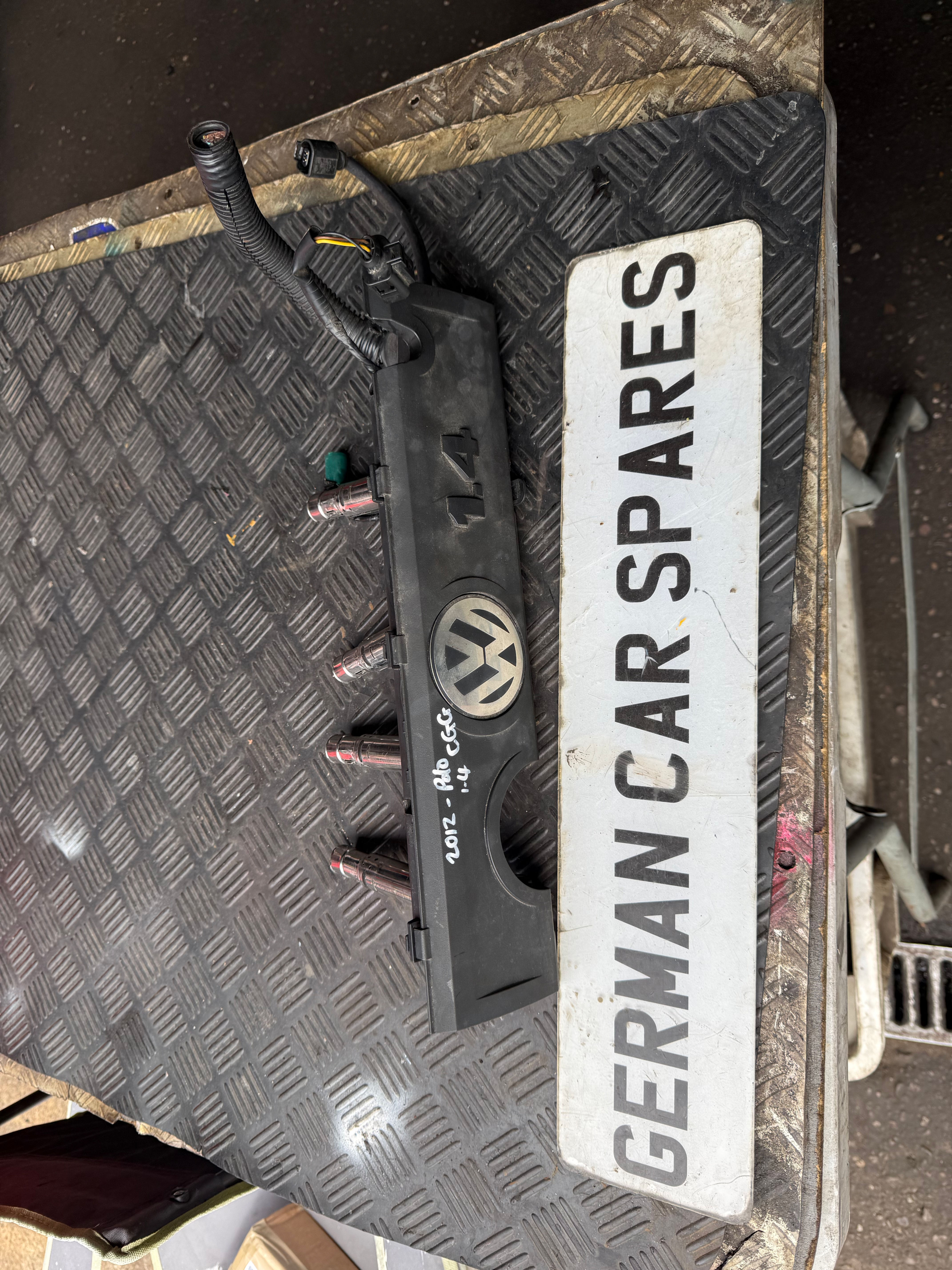2012 VW POLO 1.4 CGGB ENGINE COVER & IGNITION COIL PACK X4 & WIRING LOOM
