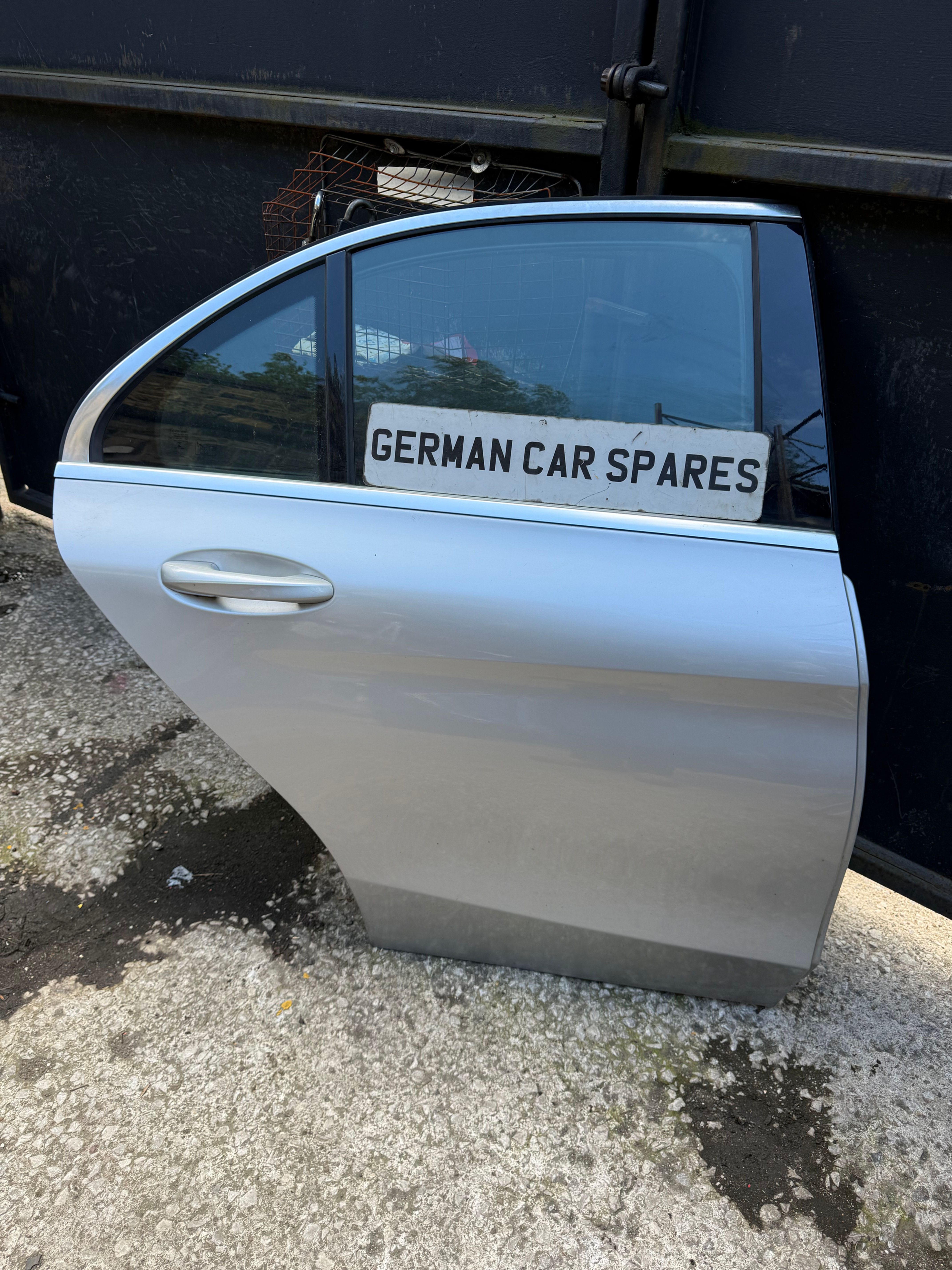 2014 MERCEDES C200 SPORT SALOON OSR DRIVER SIDE REAR RIGHT DOOR A2057370271