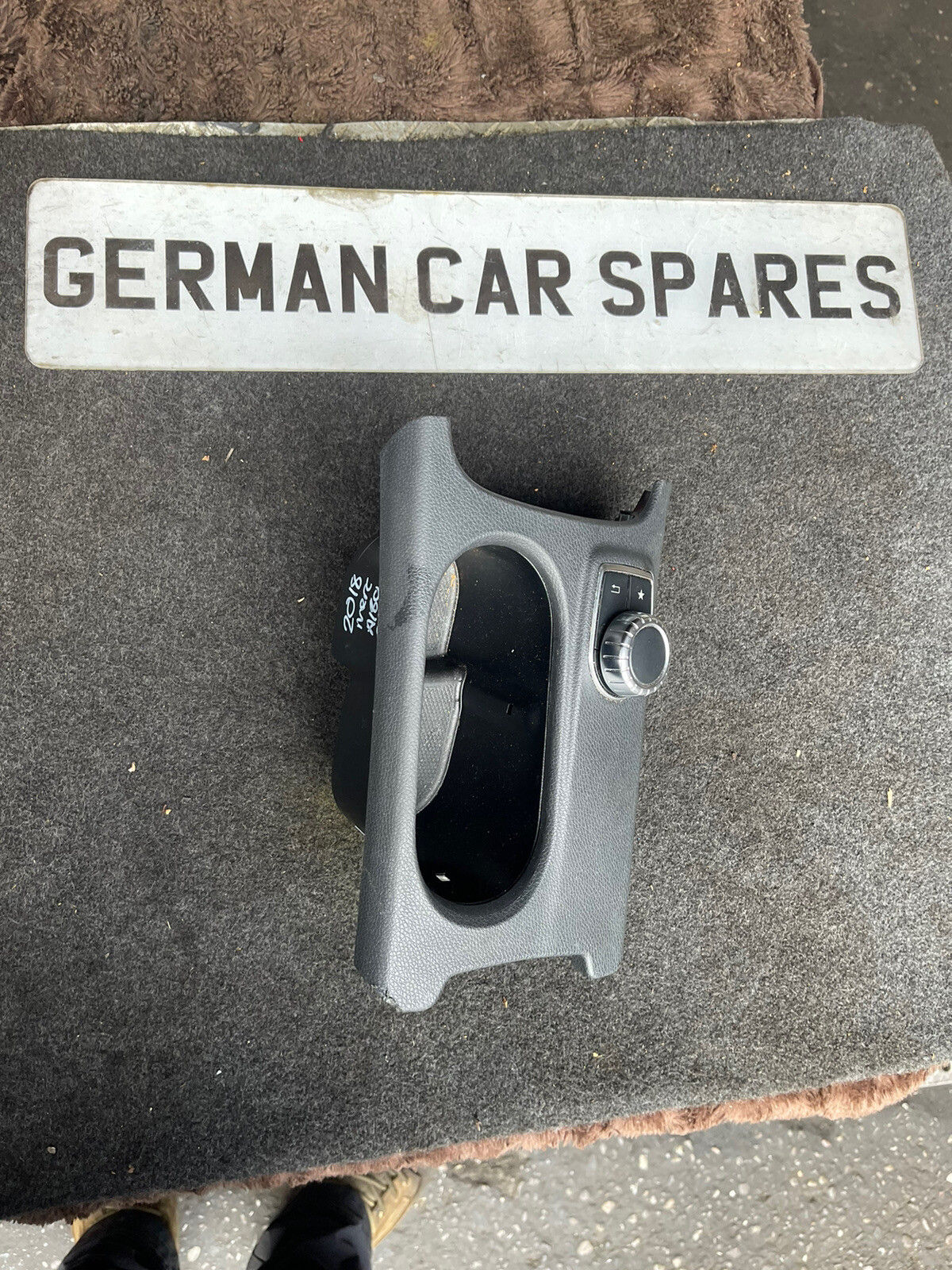 2018 MERCEDES A180 CDI SPORT EXEC FRONT CUP HOLDER & MEDIA DIAL CONTROL SWITCH