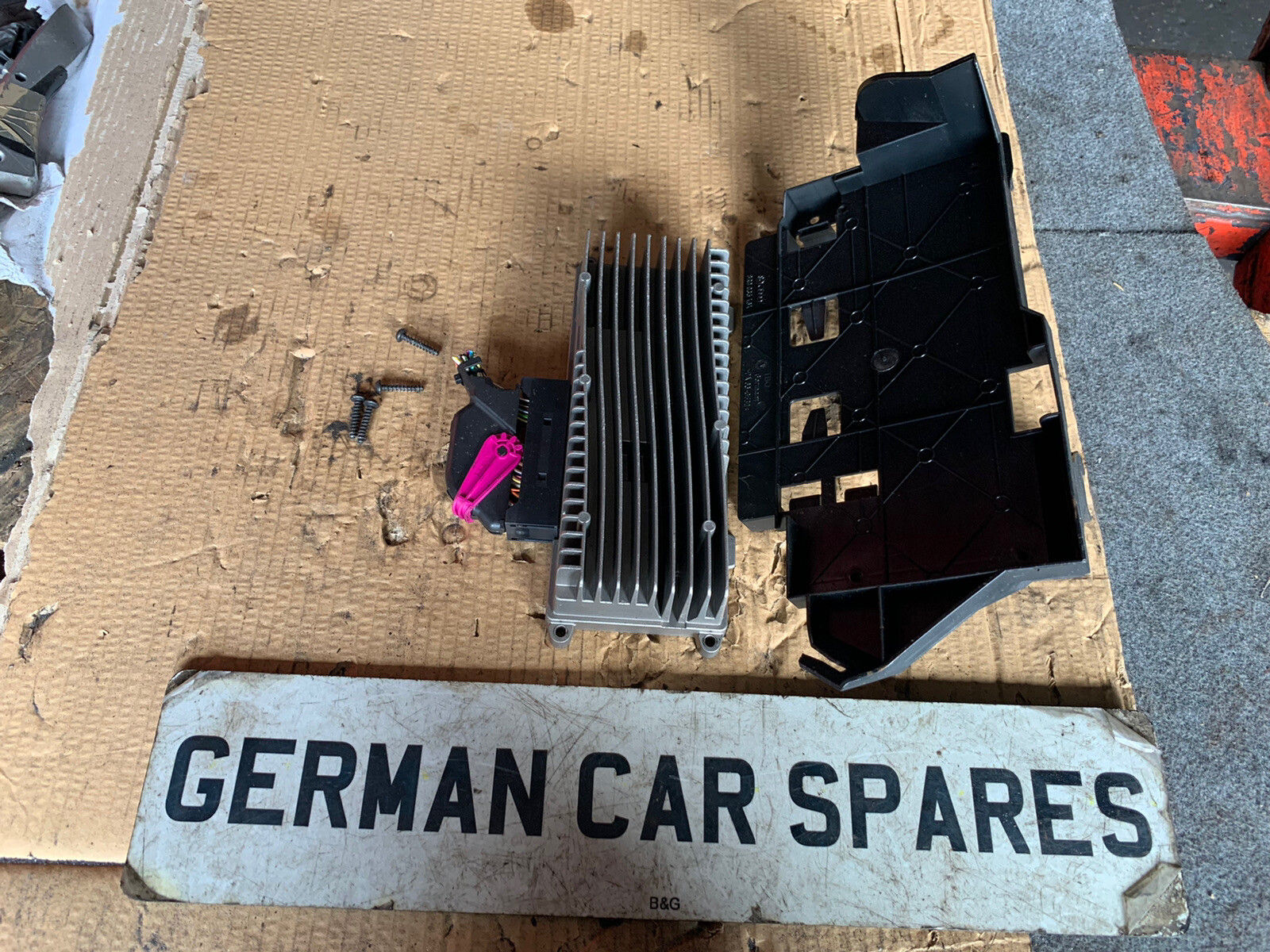 2015 AUDI Q5 2.0 TDI S LINE QUATTRO CONCERT A4 A5 SOUND AMPLIFIER BREAKING