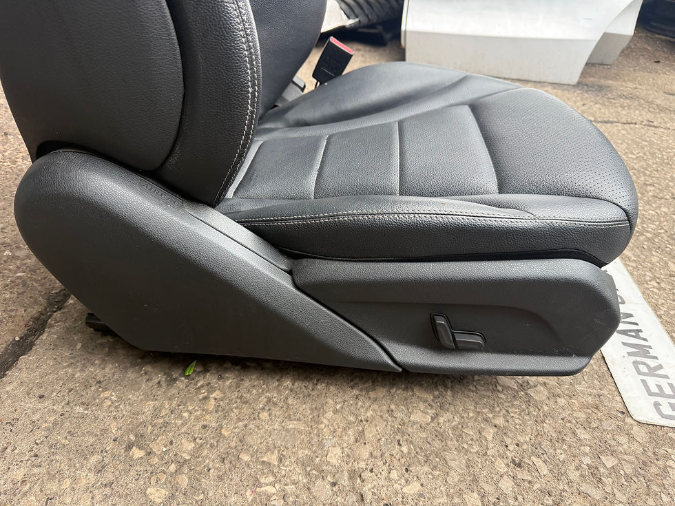 Thumbnail: 2014 MERCEDES C200 SPORT SALOON COMPLETE DRIVER SIDE RIGHT FRONT LEATHER SEAT