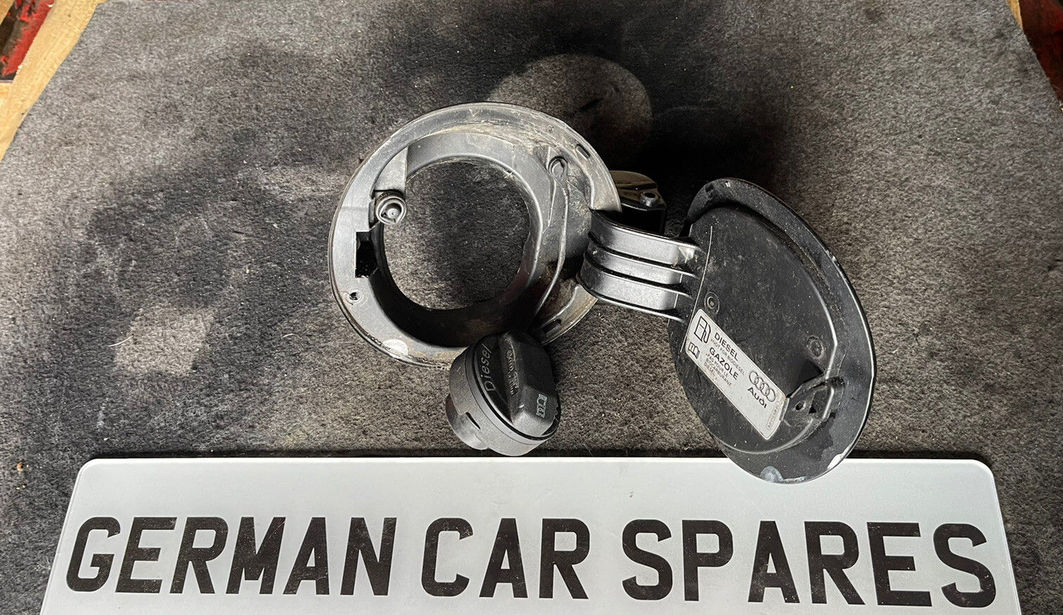 12 AUDI A3 2.0 TDI S LINE QUATTRO 5DR SPORTBACK FUEL FILLER COVER FLAP BREAKING