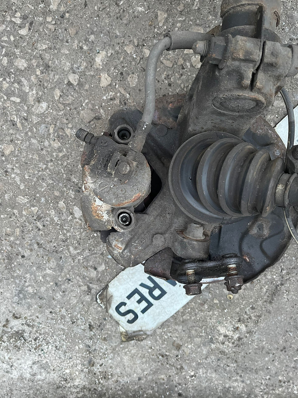 Thumbnail: 2016 VW POLO 1.2 TSI 5DR RIGHT FRONT SUSPENSION LEG & HUB DRIVESHAFT BREAKING