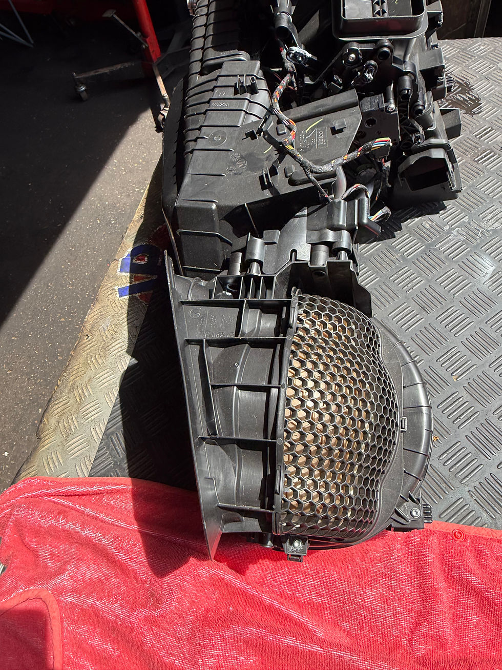 Thumbnail: 2014 MERCEDES C200 SPORT W205 HEATER MATRIX FAN BLOWER BOX UNIT A2058300460