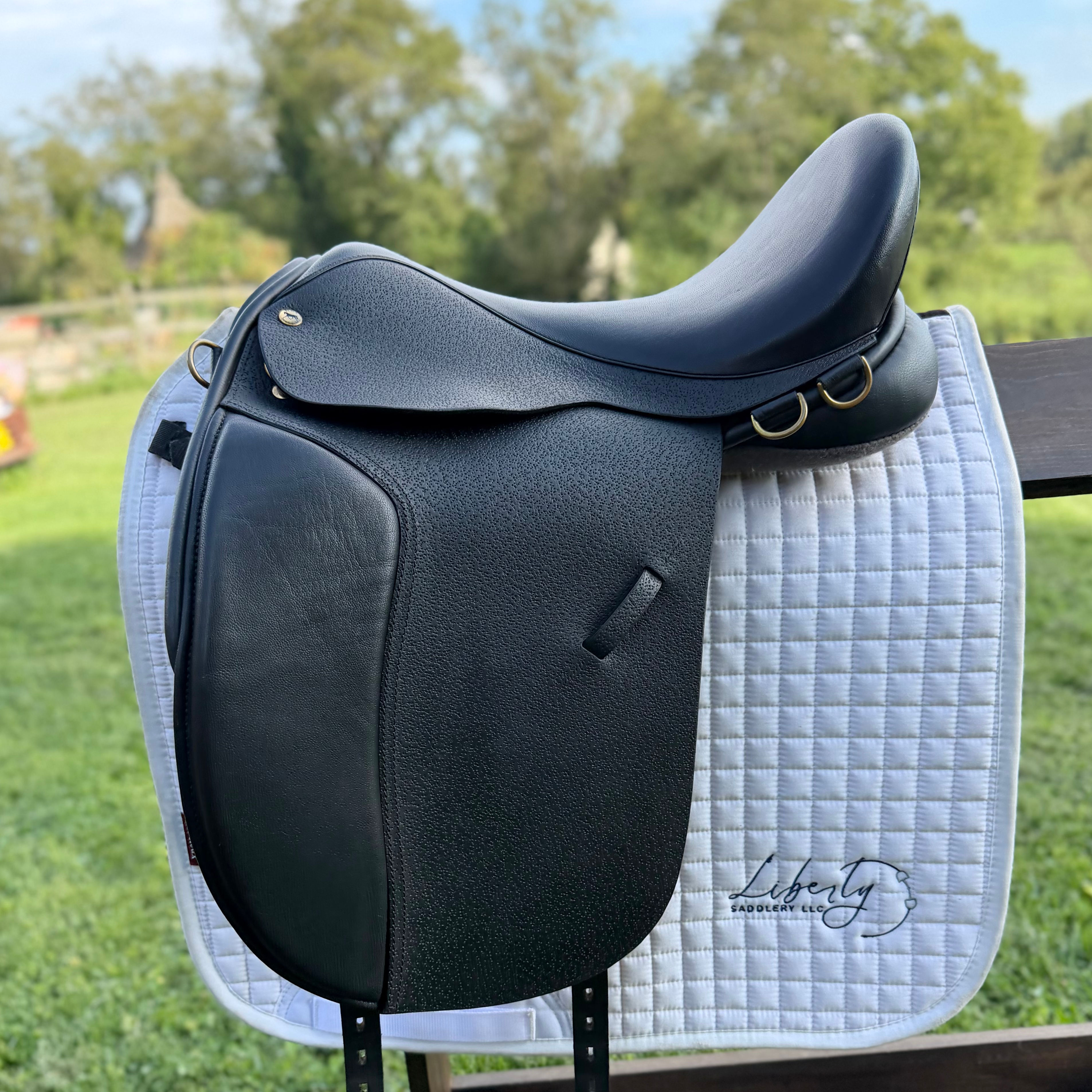 17.5” XW Black Country Eloquence X