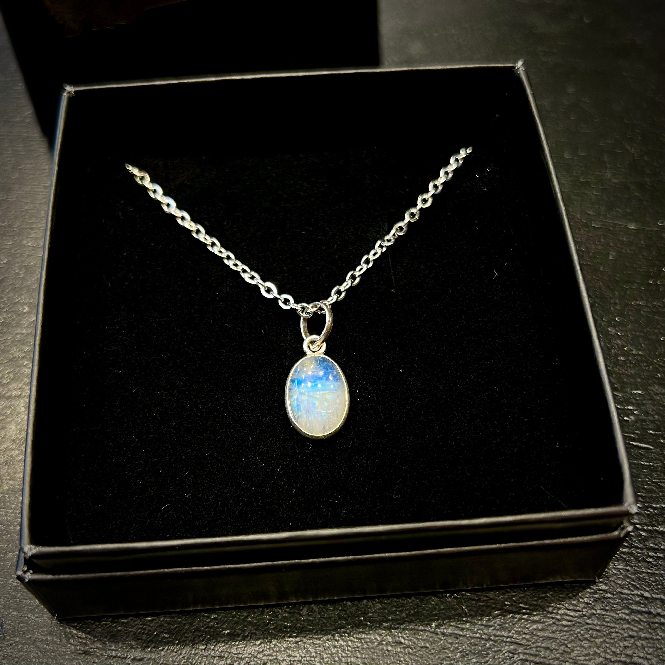 Pendentif Pierre de Lune sertie