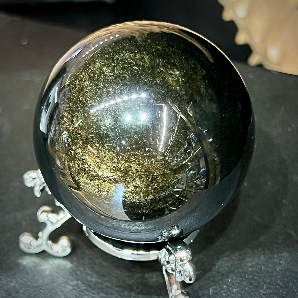 Miniature : Gros plan sur l'oeil céleste d'une boule d'obsidienne