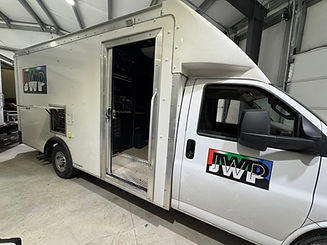 JWP Remi A mobile unit, open door, ready for work