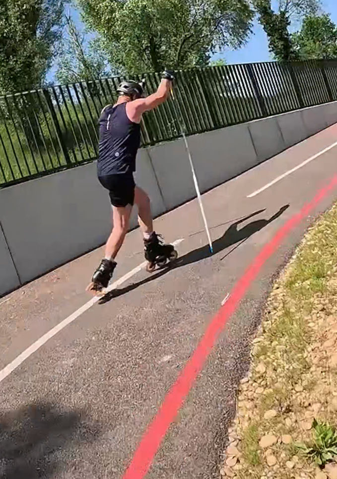 RollerSkating01 Le Cross-Push