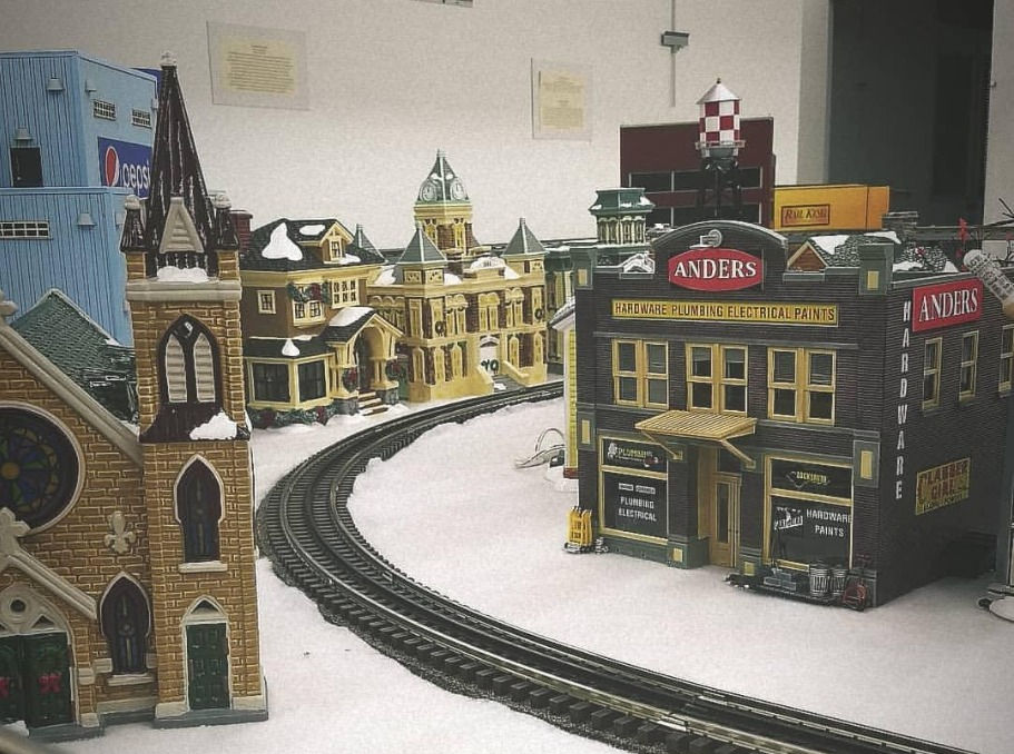 SoNo Gallery (Clarke Building main room): Kentuck is excited to debut The Black Warrior Model Railroad Society's Christmas Railroad Village! This is a special opportunity to bring the kids (and adults too!) to see an elaborate model train production. Your only opportunities to see this are Dickens Downtown (Dec 4) and Art Night (Dec 6). Don't miss it!