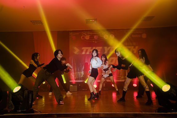 nhảy.jpg