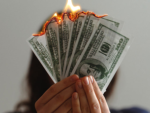 A cracked delivery food box leaking currency notes, symbolizing hidden financial losses due to poor packaging.