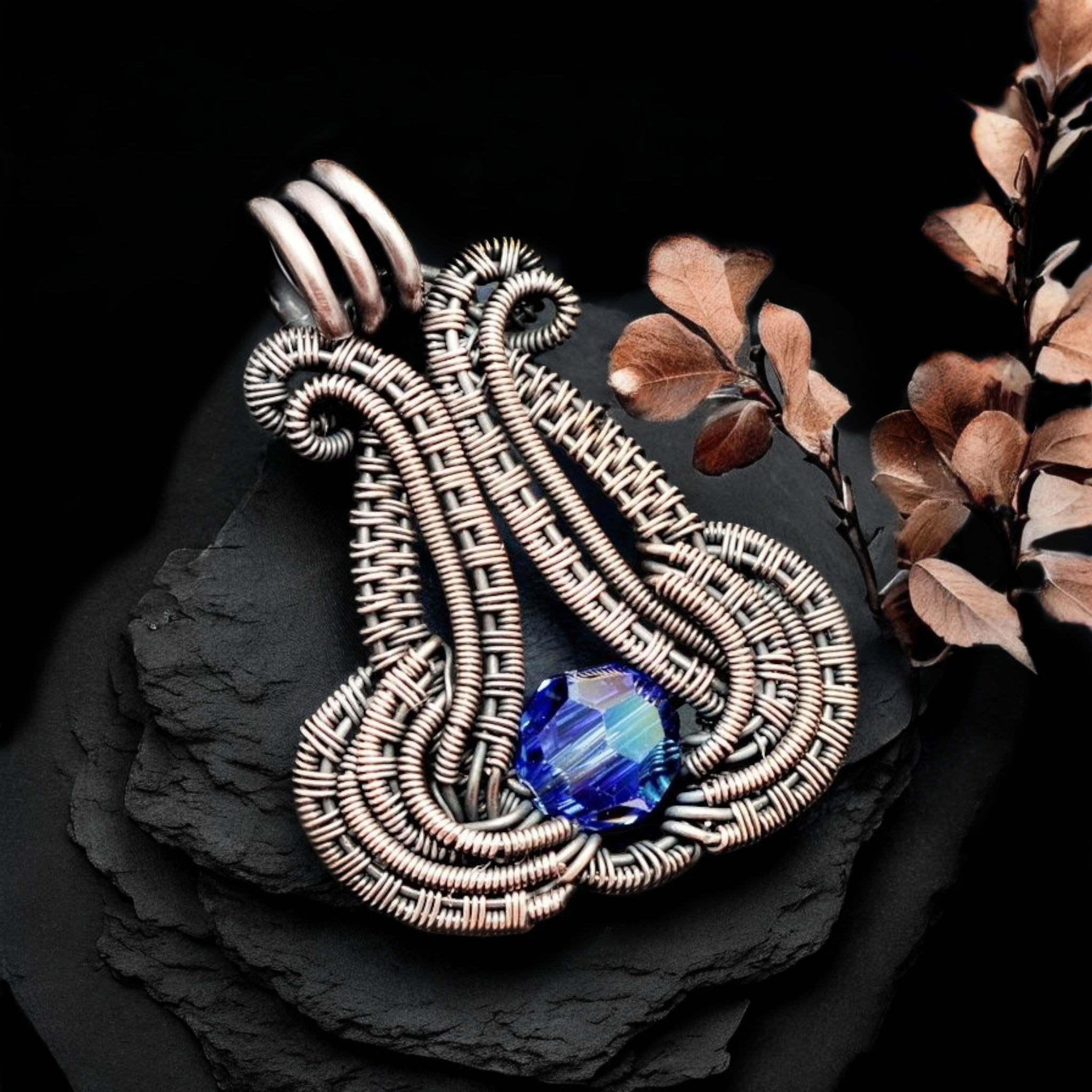 Closed Petals Pendant PDF Tutorial