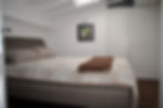Galerie-Schlafzimmer mit begehbarem Kleiderschrank