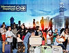 Family at the airport with airtravebox luggages
