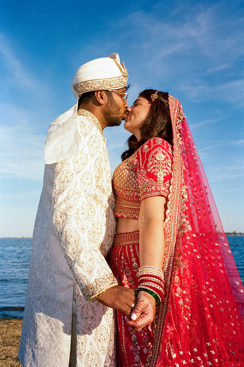 Traditional Hindu Wedding Attire