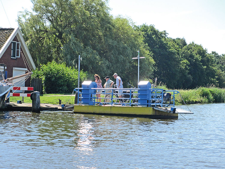 Ferry route De Woude – cycling on land and water