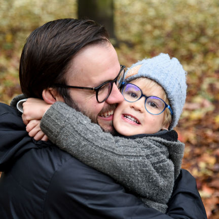 Familienfotografin in Hamburg. Natürliche Familienfotos. Nadine Grenningloh FotografieFami