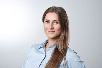 Nadine Grenningloh Bewerbungsfotos035.jpg