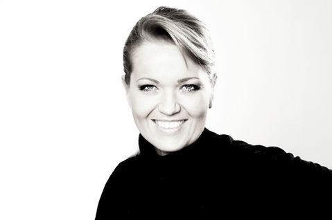 Nadine Grenningloh Bewerbungsfotos016.jpg