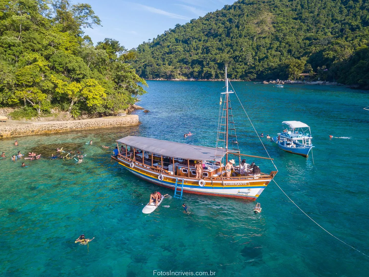 passeios de barco em paraty