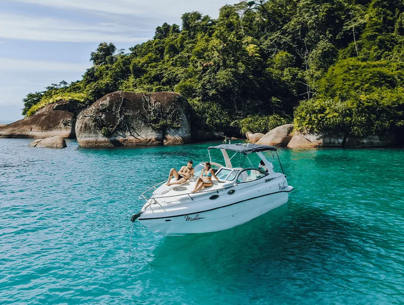 passeios de barco em paraty
