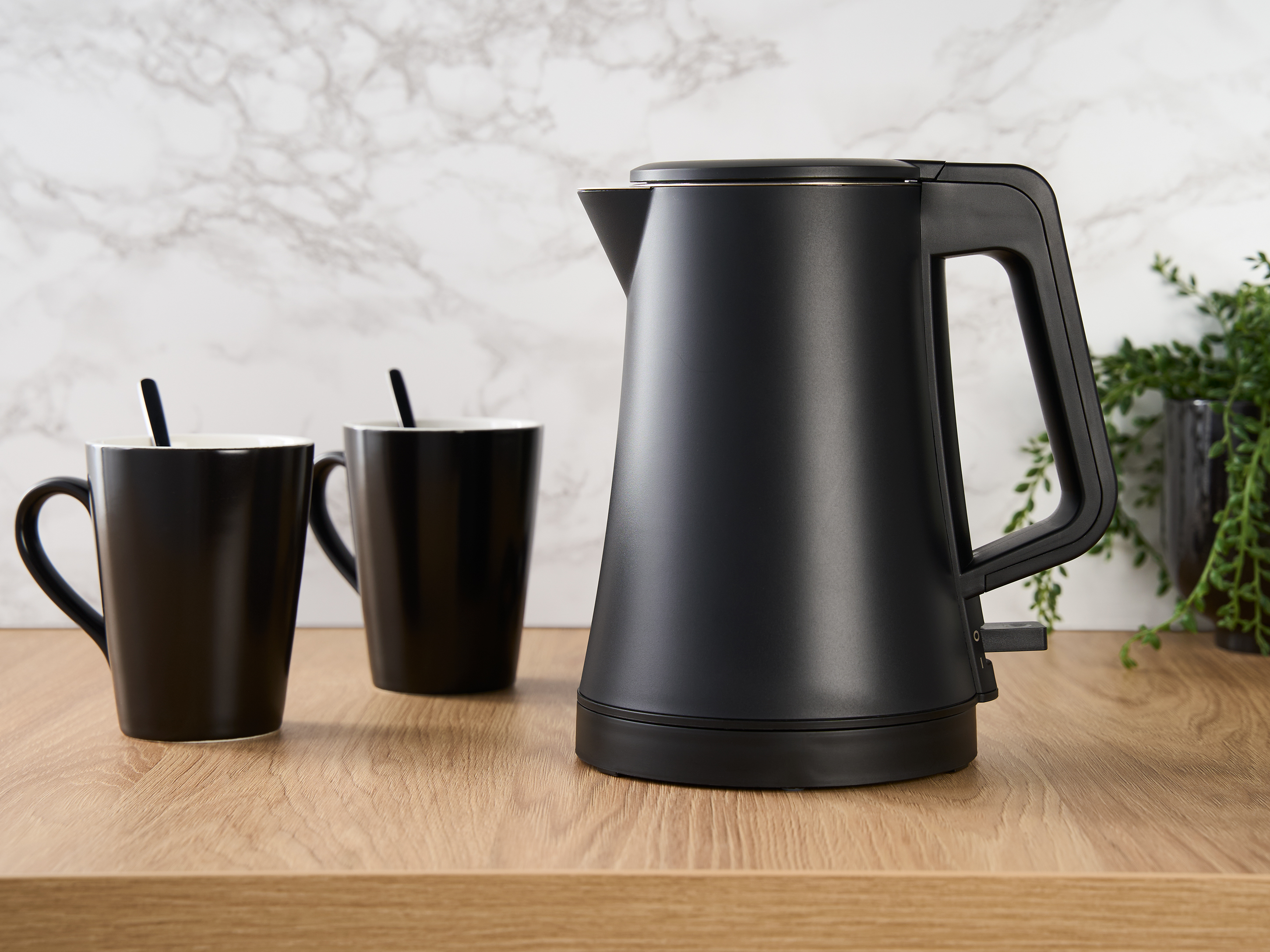0.6L Double Walled Kettle (SD-132) in Black view 2