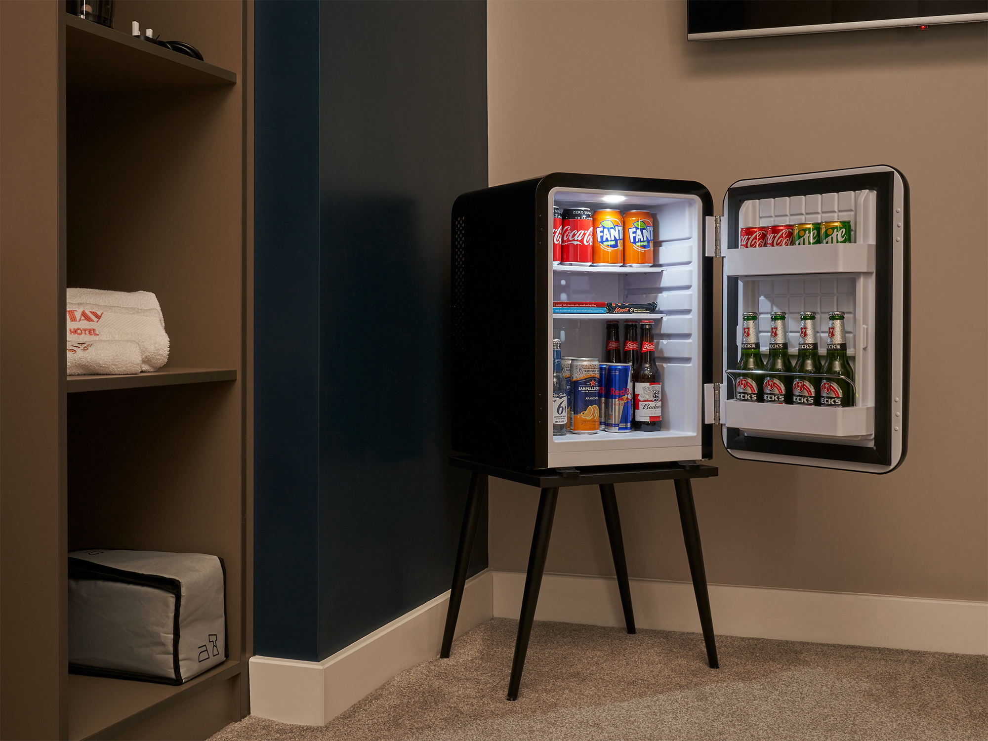 Radley 40L Minibar in Black view 2