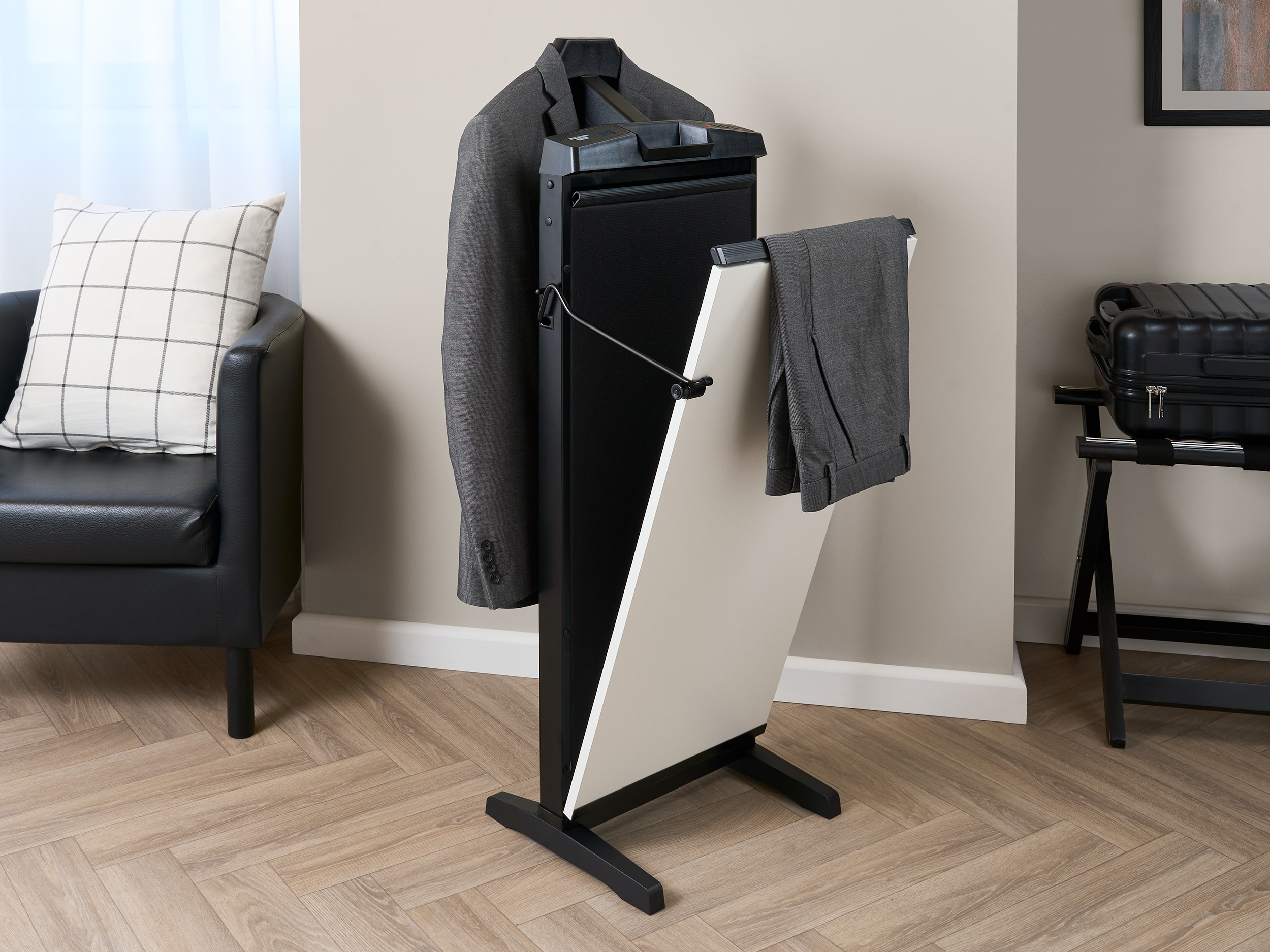 7700 Trouser Presses view 2