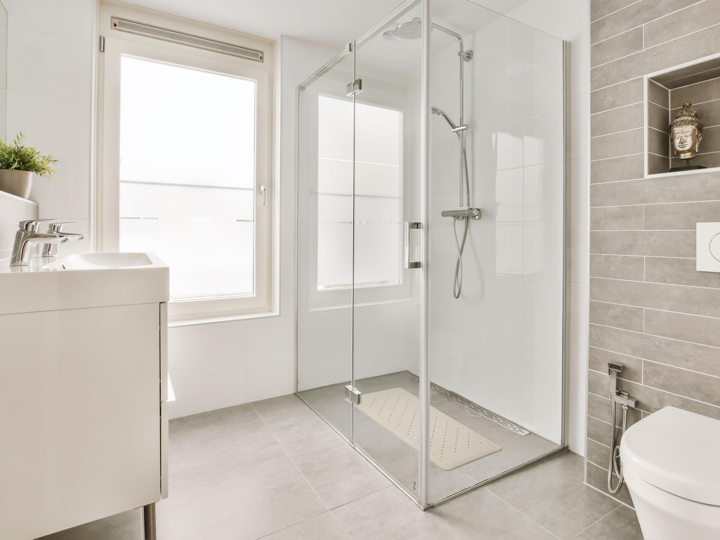 Bath Mat (Dover / SPA0006) in White view 2