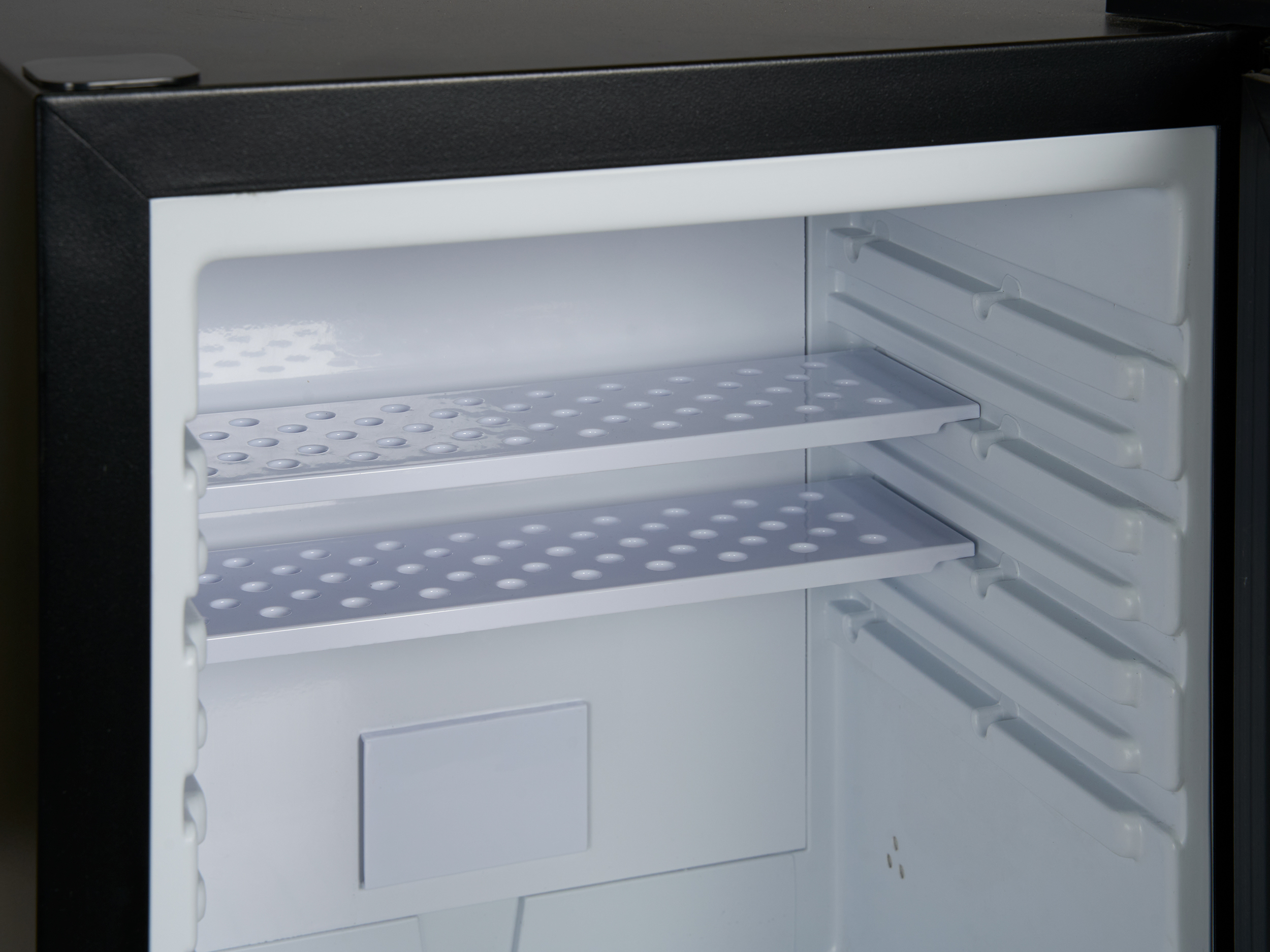 Eton 20L Solid Door Minibar view 8