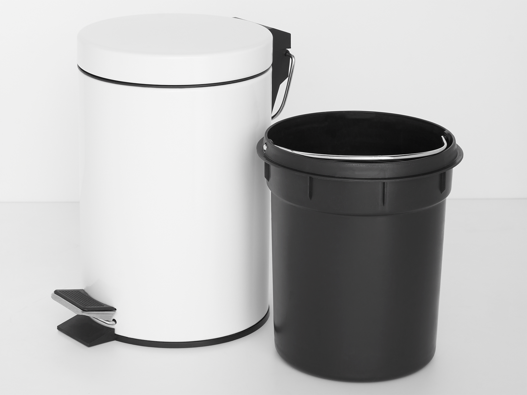 3L Pedal Bin (Croft / BIN0003) in White view 7