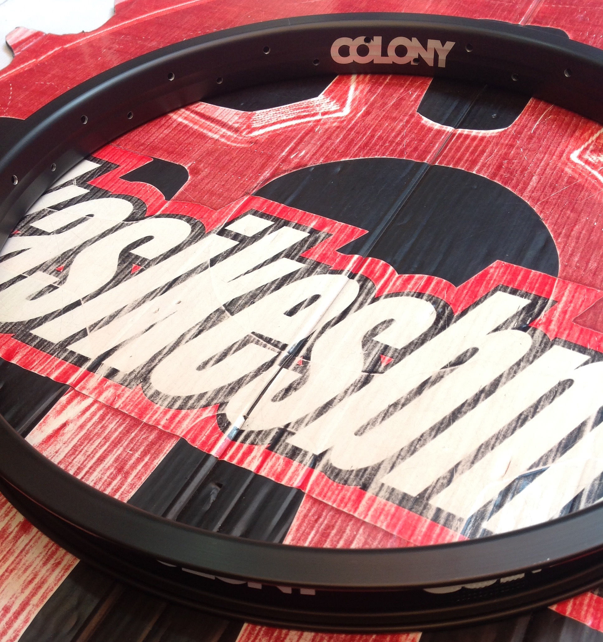 ARO COLONY PINTOUR NEGRO