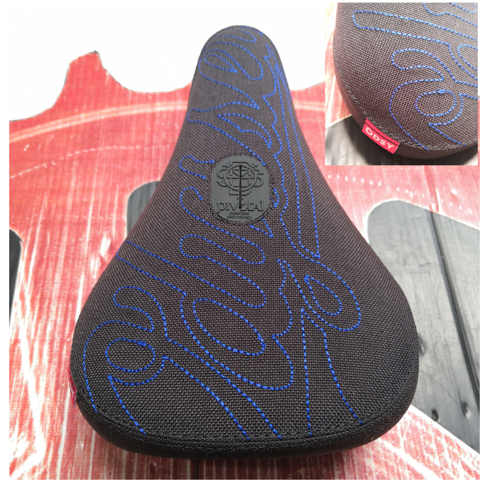 ASIENTO PIVOTAL ODYSSEY BIG STITCH PIEZA NEGRO CON AZUL