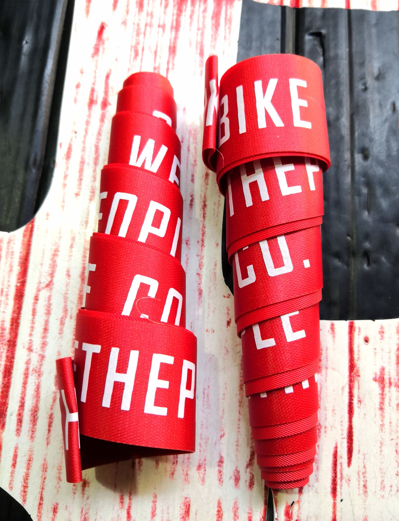 CORBATAS WETHEPEOPLE PAR ROJO