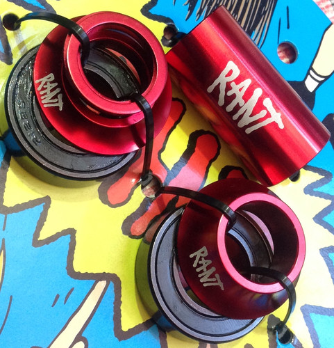 Kit Casque Intégré RANT BANG UR Pour BMX - Argent - Compatible Haro Kit Casque Intégré RANT BANG UR Pour BMX - Argent - Compatible Haro