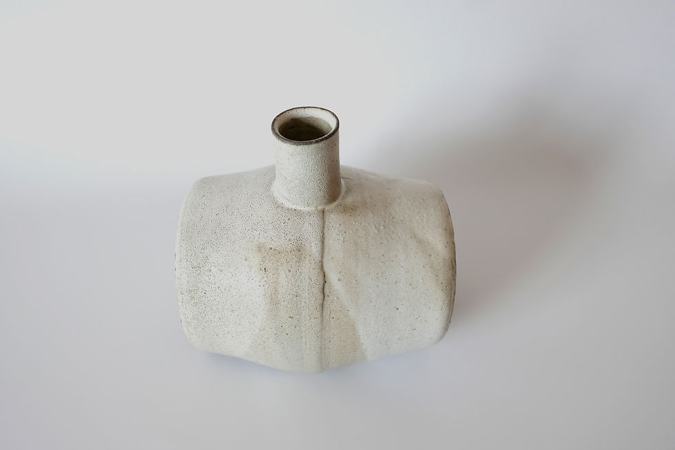 サムネイル： 白釉俵壺