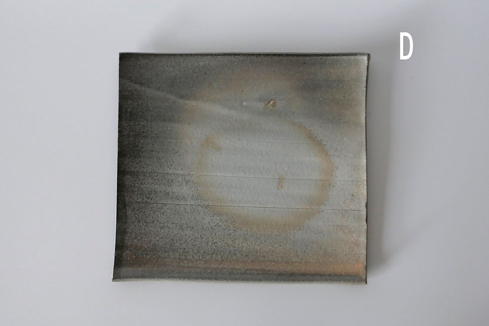 サムネイル： 粉引板皿