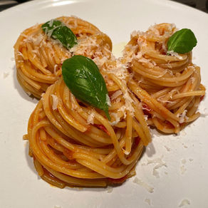 MY GO-TO SPAGHETTI IN TOMATO SAUCE