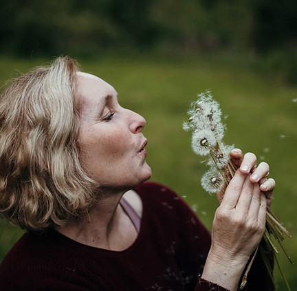 bettina-hartwig-pusteblume-embodiment-co