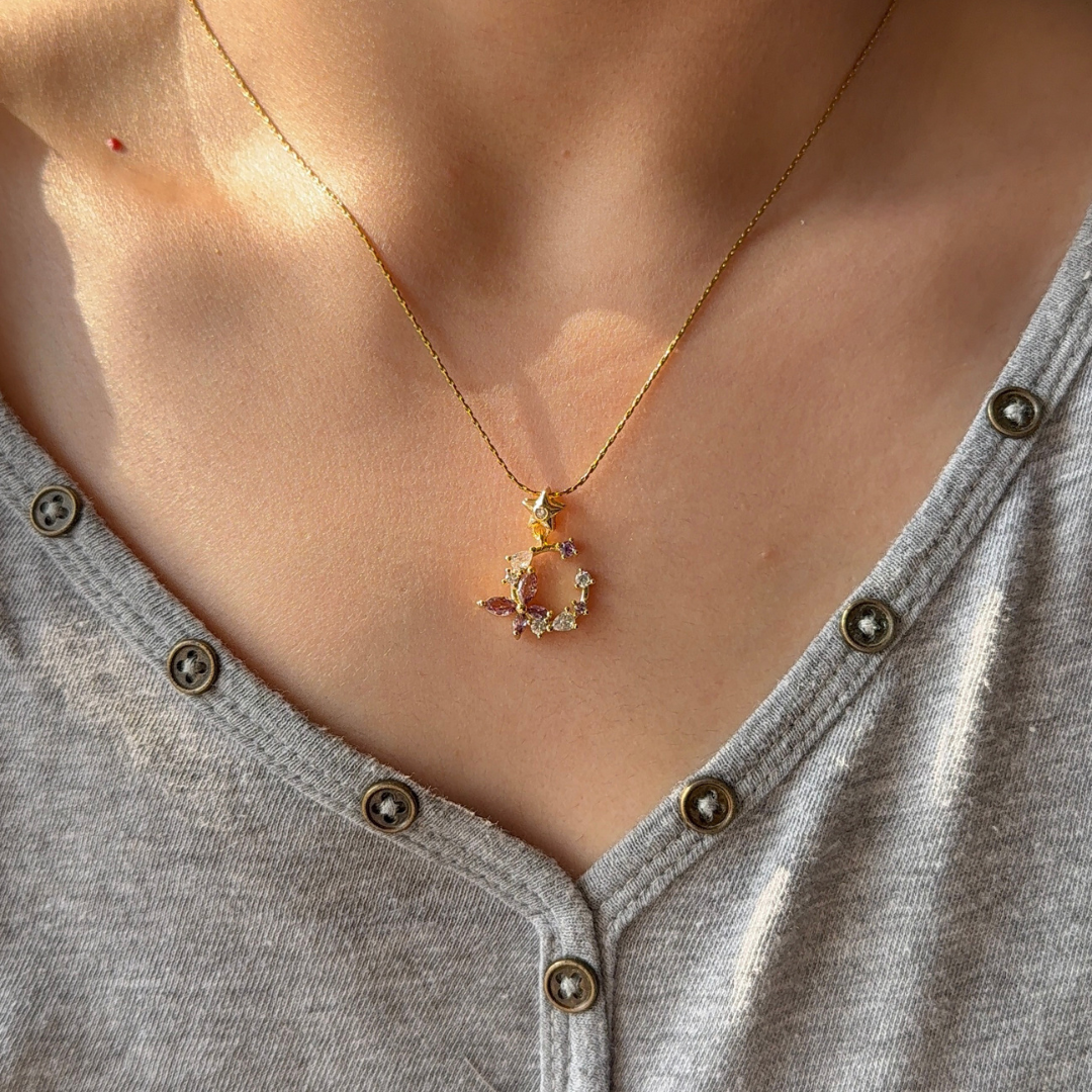 Golden Necklace Pendant: Flower Wreath Pink