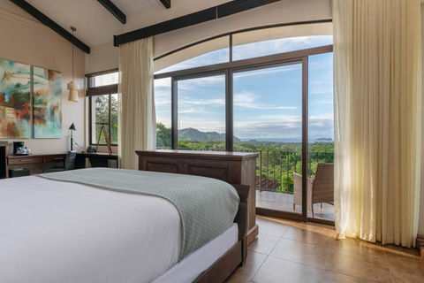 Villa-Buena-Onda-Master-Suite-19-1.jpeg